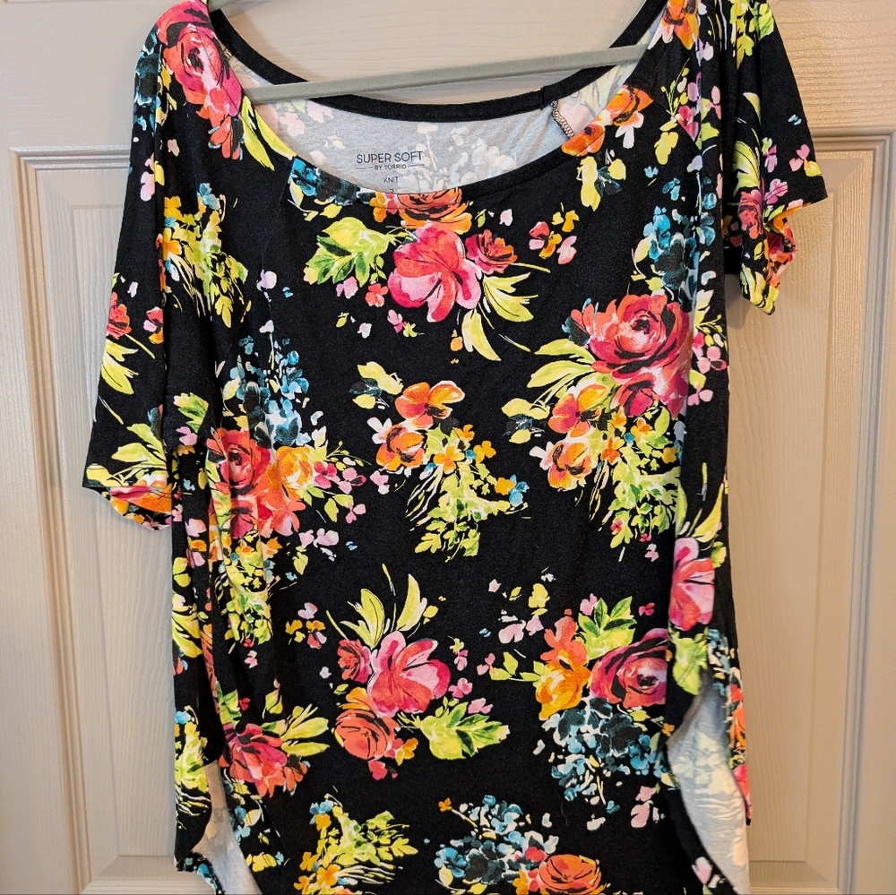 5 for $20 / Torrid OfF Shoulder Blouse